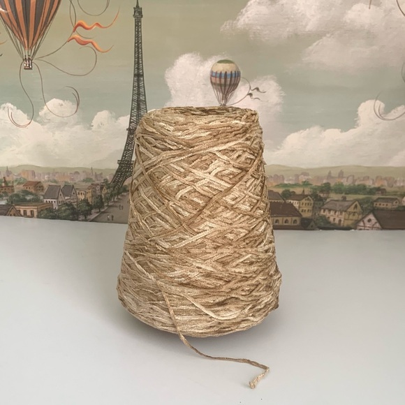 Silk City Fibers Rayon Chenille Yarn Cone 695g Tan Cream Beige Brown - Picture 1 of 7